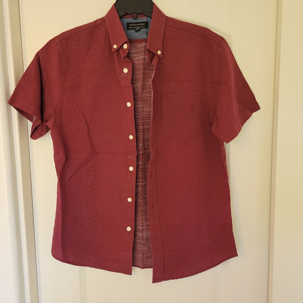 Banana Republic Men Maroon Short Sleeve Button-Down Shirt Size Small